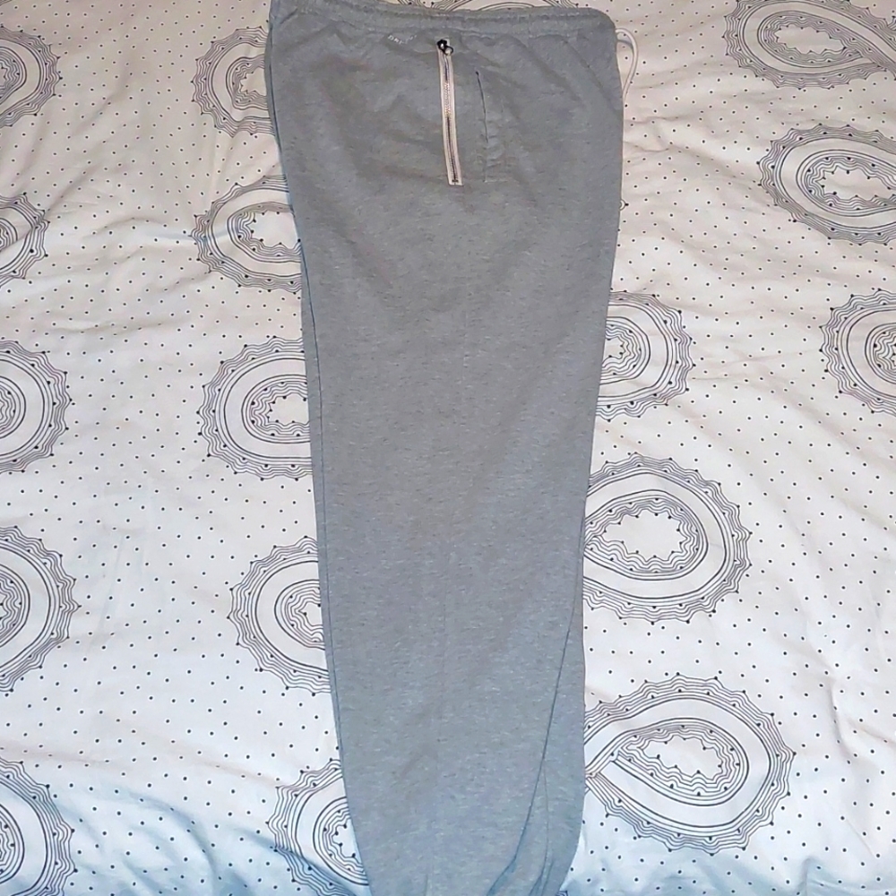 Nike Standard Issue Sweatpants